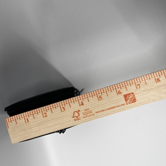 Diptyque Paris Qatar Airways Zippered Amenities Cosmetic Case Black 4.5" x 7 3/4 - Picture 10 of 10